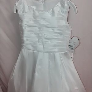Little girls size 6 flower girl dress